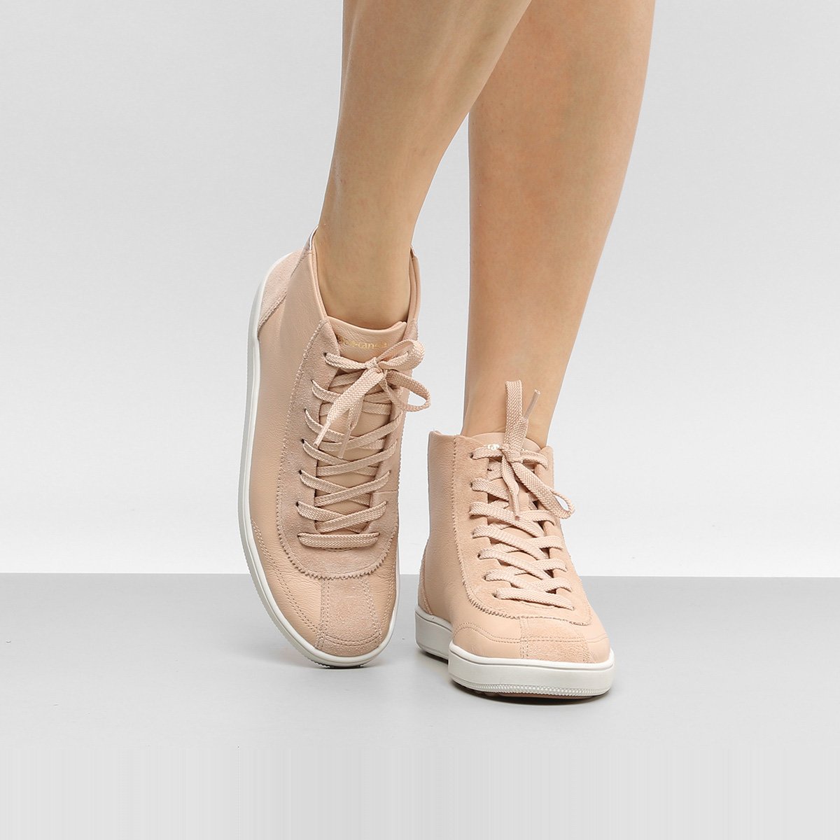 tênis couro cano alto cravo & canela com cadarço elástico feminino